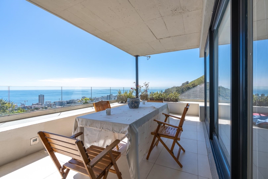 5 Bedroom Property for Sale in Fresnaye Western Cape